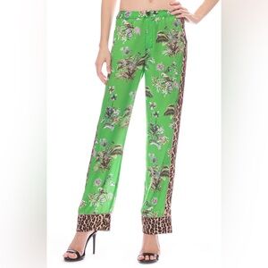 NWOT Le Superbe Voyage pants in emerald jungle Sz 6